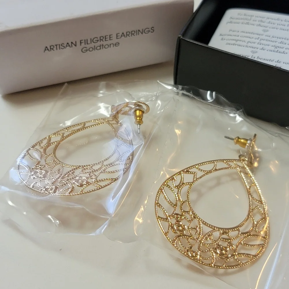 Avon Signature Collection Artisan Filigree Earrings Gold Tone 2016